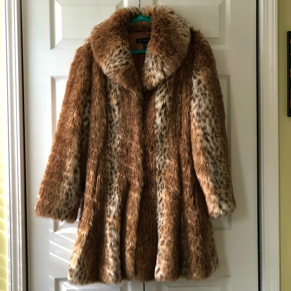 Leopard Print Faux Fur Women’s Coat, XL Car Length